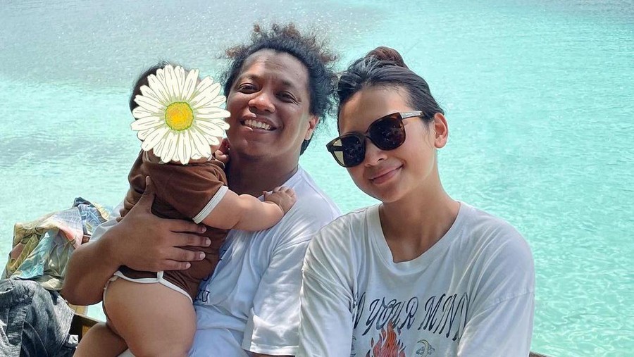 Indah Permatasari dan Arie Kriting