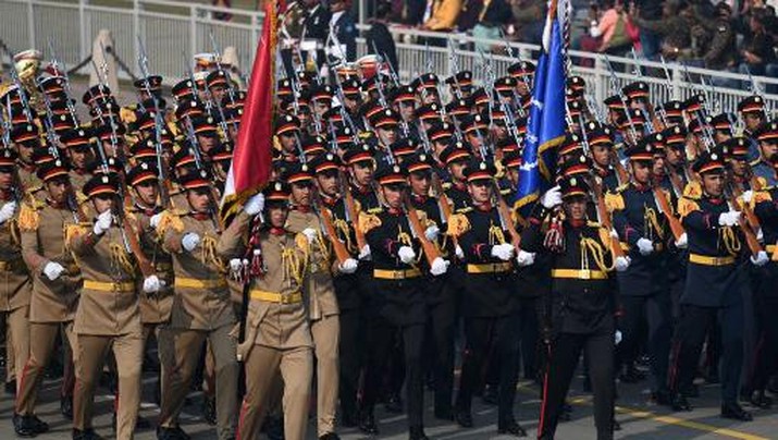 Members of the military contingent from Egypt, march during the full dress rehearsal for the upcoming Republic Day parade, in New Delhi on January 23, 2023. (Photo by Money SHARMA / AFP)