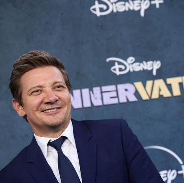Jelang Pulih Total, Jeremy Renner Ungkap Rindu Peran Hawkeye di MCU