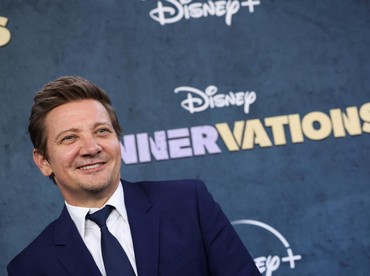 Jelang Pulih Total, Jeremy Renner Ungkap Rindu Peran Hawkeye di MCU