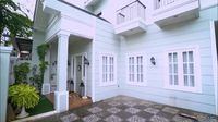 7 Potret Rumah Natalie Sarah Nuansa Modern Farmhouse American, Ada ...