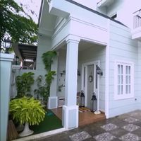 7 Potret Rumah Natalie Sarah Nuansa Modern Farmhouse American, Ada ...