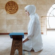 5 Amalan yang Bisa Dilakukan untuk Mendapat Keberkahan Malam Lailatul Qadar