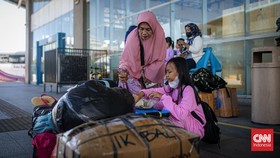 FOTO: Jelang Mudik Lebaran, Terminal Pulo Gebang Lengang