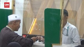 VIDEO: Warga Mulai Ramai Gadai dan Tebus Emas Jelang Lebaran