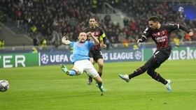 FOTO: AC Milan Menangi Duel Panas Kontra Napoli