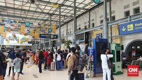 Jelang Lebaran, Stasiun Pasar Senen Mulai Ramai Pemudik