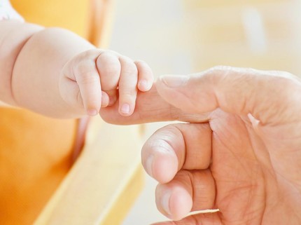 7 Cara Menghilangkan Bentol Merah Gatal seperti Gigitan Nyamuk pada Anak
