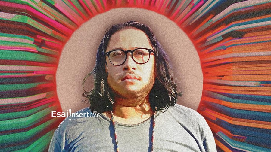 Esai Komario Bahar: Komeng adalah Nuraiman bin Amr Masa Kini Tak usah baper komentar Komeng di kabar duka Abdel. Karena Komeng adalah Nuraiman bin Amr Masa Kini