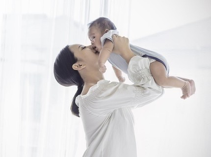 Kapan Usia Bayi Mulai Bisa Panggil Bunda dan Ayah?