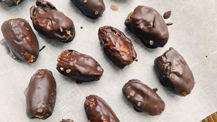Kurma dengan Balutan Coklat/Foto: Dok. Mcdanielnutrition.com