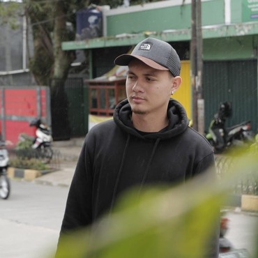 Lirik Lagu Bernafaslah Sejenak - Nyoman Paul