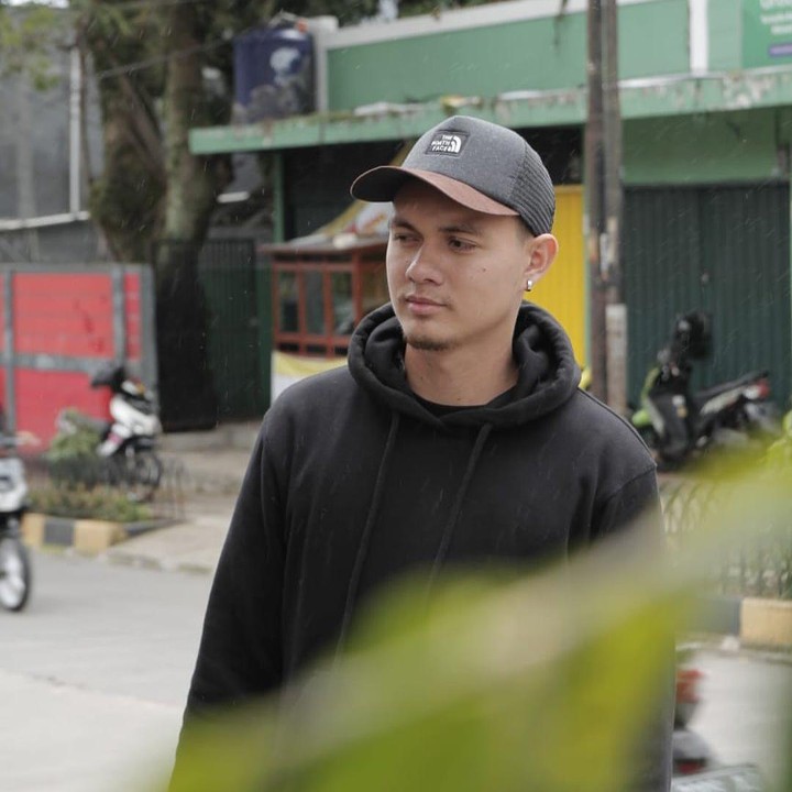 <p>Nyoman Paul menjadi buah bibir usai berpartisipasi di ajang Indonesian Idol musim 12. Ia menjadi salah satu dari 14 finalis yang berkompetisi di babak Spektakuler. (Foto: Instagram @manpaularo)</p>