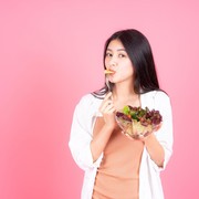 Paling Hobi Makan, 6 Zodiak Ini Menganggap Makanan adalah Obat Penghilang Stres! Termasuk Kamu?