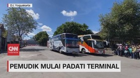 VIDEO: Pemudik Mulai Padati Terminal