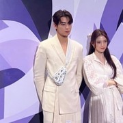 Pancarkan Aura Mahal, Simak Gaya Cha Eun Woo dan Han So Hee di Event The Gris VIP Dior Party