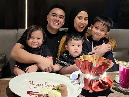 Vakum dari Dunia Keartisan, Intip 7 Potret Serunya Cynthia Ramlan Urus 3 Anak