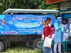 Relawan Sandi Uno Gelar Sembako Murah di Desa Gadingan Indramayu