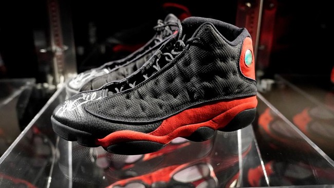FOTO: Sepatu Michael Jordan Terjual Seharga Rp 32,5 Miliar