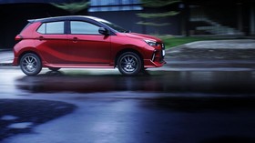 Mengajak Toyota Agya GR Sport Meliuk-liuk di Bali