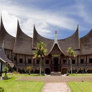 Penuh Ragam Acara, Intip 7 Tradisi Unik Menjelang Hari Raya Idulfitri di Padang Sumatera Barat Yuk, Beauties!