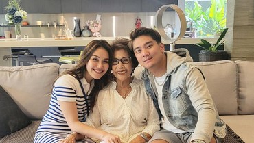 img-title Terpopuler: Shandy Aulia Minta Hak Asuh Anak Vs Boy Ditagih Nikahi Ayu Ting Ting