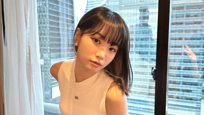 Chaewon LE SSERAFIM Terpaksa Hiatus dari Aktivitas Grup Akibat Cedera Leher