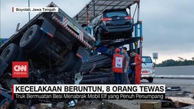 VIDEO: Evakuasi Dramatis Korban Tertimpa Truk di Laka Maut Tol Boyolal