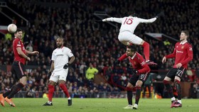 FOTO: 2 Gol Bunuh Diri Bikin MU Merana Lawan Sevilla