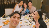 Vidi Aldiano Bagikan Keseruan Bukber Bareng Maudy Ayunda & Jesse Choi