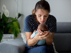 Studi: Manfaat Bernyanyi untuk Bayi, Bantu Percepat Belajar Bahasa