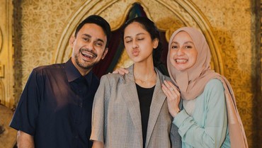 img-title Gaya Bernyanyi Sang Putri Tuai Kritikan, Istri Ramzi Beri Pesan Biijak