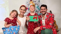 <p>Marissa Nasution menikah dengan pria Jerman, Benedikt Brueggemann, pada tahun 2017. Dari pernikahannya ini, Marissa dikaruniai dua orang anak perempuan. (Foto: Instagram: @marissaln)</p>