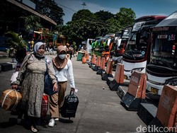 COVID-19 RI Naik Lagi, Kemenkes Ingatkan Pakai Masker Saat Mudik