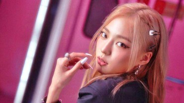 Lirik Lagu Cherry Coke - Yeeun CLC
