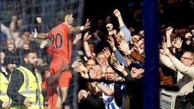 Tandang ke Markas AEK Athens, Fans Brighton Diminta Waspada Copet