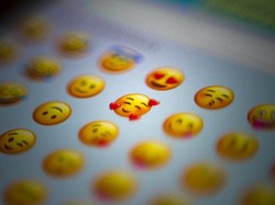 30 Arti Emoji yang Populer dan Sering Digunakan Saat Chatting