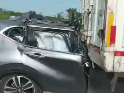 Detik-detik Mobil CRV Seruduk Truk Boks di Tol Boyolali, 3 Tewas