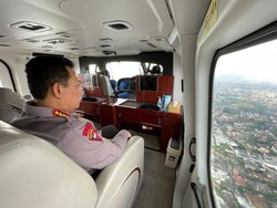 Momen Kapolri Cek Situasi Arus Mudik Lewat Udara