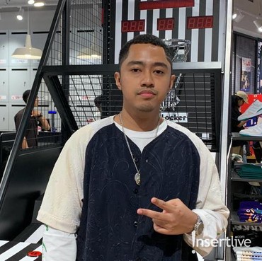 Suka Koleksi Sneakers, Ini Harga Sepatu Termahal Milik Laze