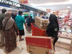 Pengakuan Konsumen Borong TV-AC di Transmart Full Day Sale: Diskon Dobel!