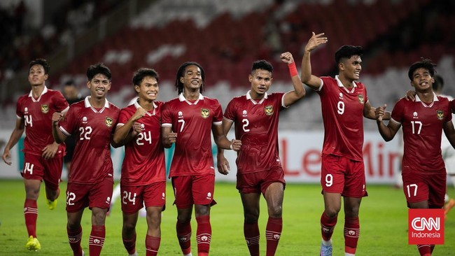 Beckham Putra Nugraha berhasil membawa Timnas Indonesia U-22 unggul 1-0 atas Lebanon pada babak pertama di Stadion Utama Gelora Bung Karno.