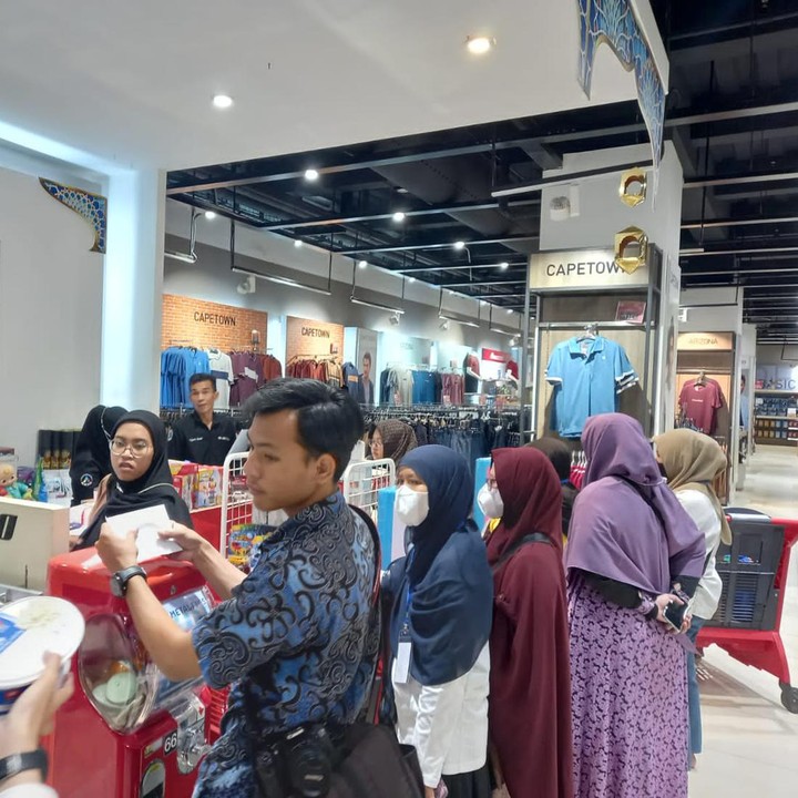 <p>Tunggu apa lagi? Jangan ketinggalan untuk mengikuti keseruan belanja di TRANSMART terdekat di kota Bunda. Promo ini berlaku sampai pukul 24.00 waktu setempat, ya! (Foto: TRANSMART)</p>