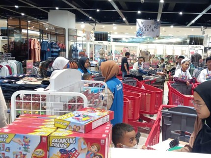 7 Potret Keseruan Transmart Fullday Sale, Buruan Datangi Transmart Terdekat di Kota Bunda!