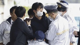 Satu Orang Ditangkap Usai Insiden Lemparan Bom Asap PM Jepang