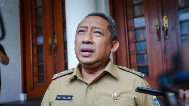 OTT KPK menangkap Walikota Bandung Yana Mulyana dan delapan orang lainnya. OTT KPK Kasus Suap CCTV Tangkap 9 Orang Termasuk Wali Kota Bandung
