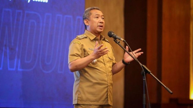 Wali Kota Bandung Yana Mulyana menjadi wali kota kedua Kota Kembang yang terjerat korupsi dan ditangkap KPK.