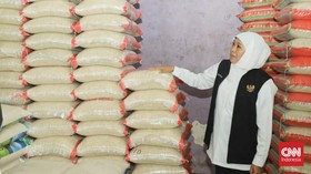 Khofifah dan Bulog Gelontorkan 102 Ribu Ton Beras Cadangan Pangan