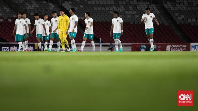 Pengamat sepak bola nasional Hardimen Koto mengungkapkan dua kelemahan Timnas Indonesia U-22 jelang SEA Games 2023.