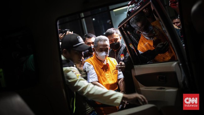 KPK mengatakan, dalam praktik korupsi Bandung Smart City yang dilakukan Yana Mulyana, ada istilah "nganter musang king".